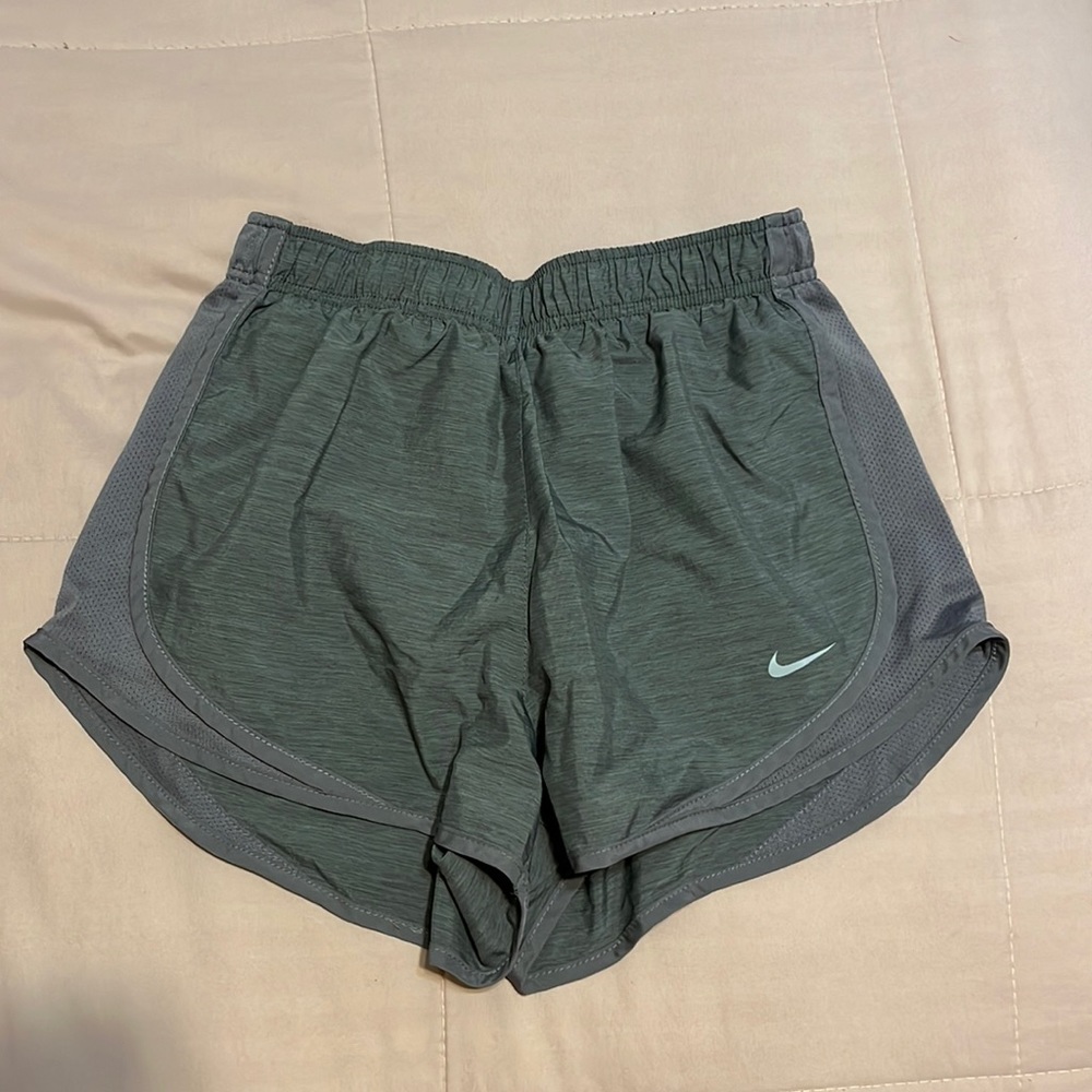 Women’s Nike Short Dark Gray Small